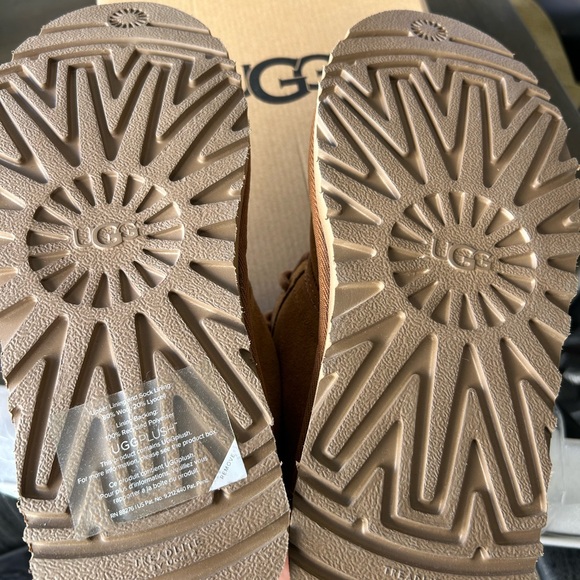 Women’s Tan Suede UGGs - Picture 6 of 8